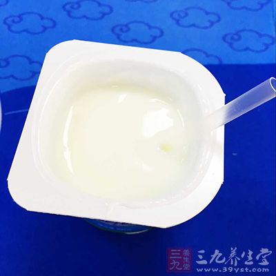 鈣是骨的主要成分，以牛奶、魚、豬尾骨等含量為多